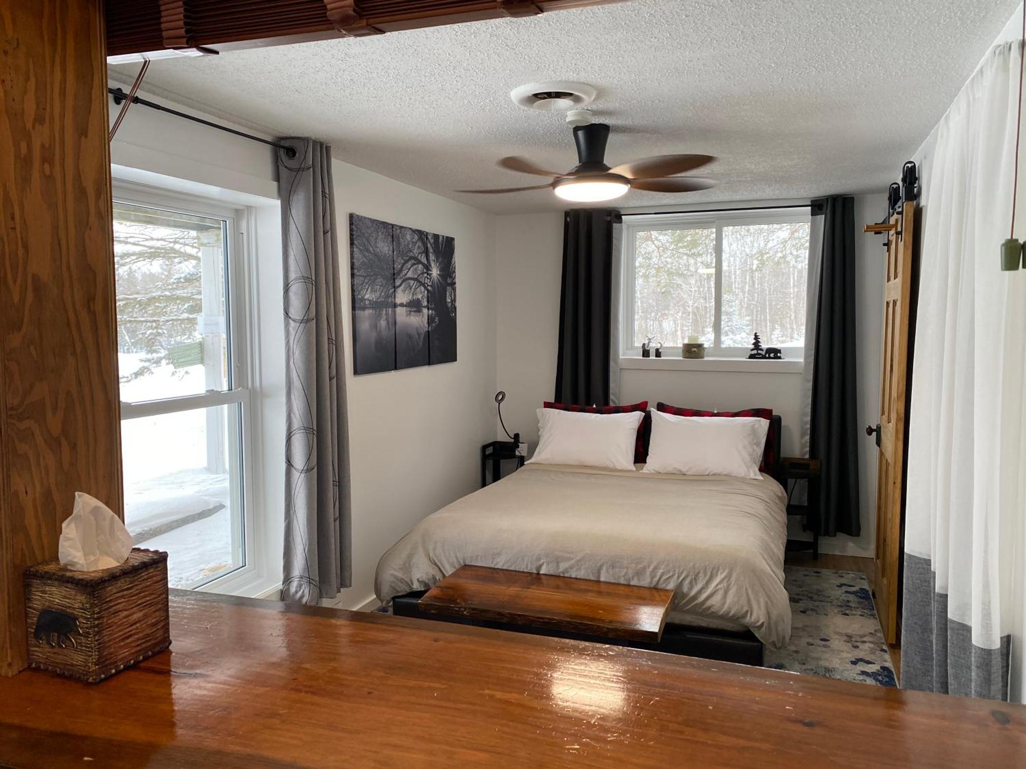 Our Place Up North Bnb 亨茨维尔 外观 照片