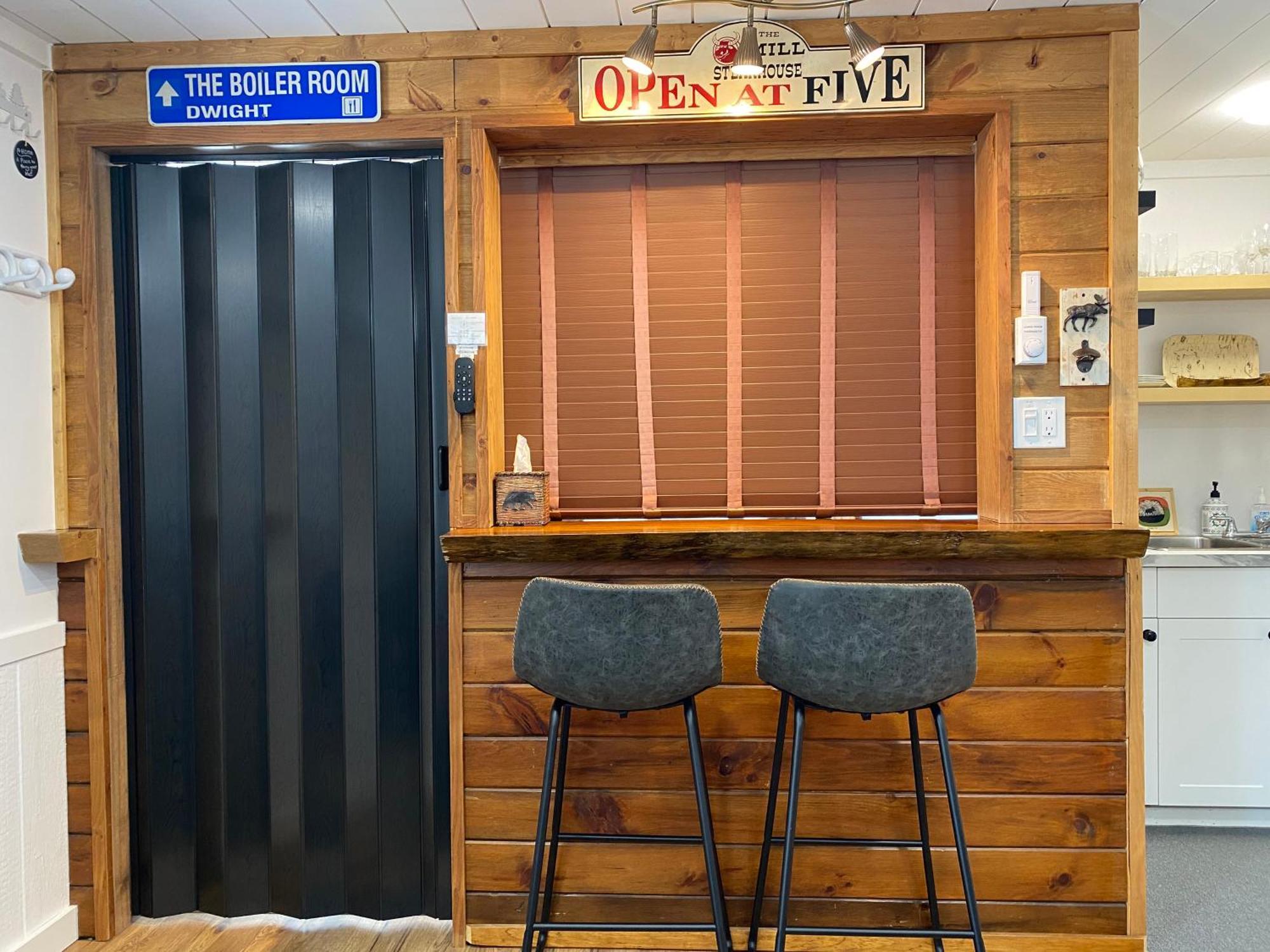 Our Place Up North Bnb 亨茨维尔 外观 照片