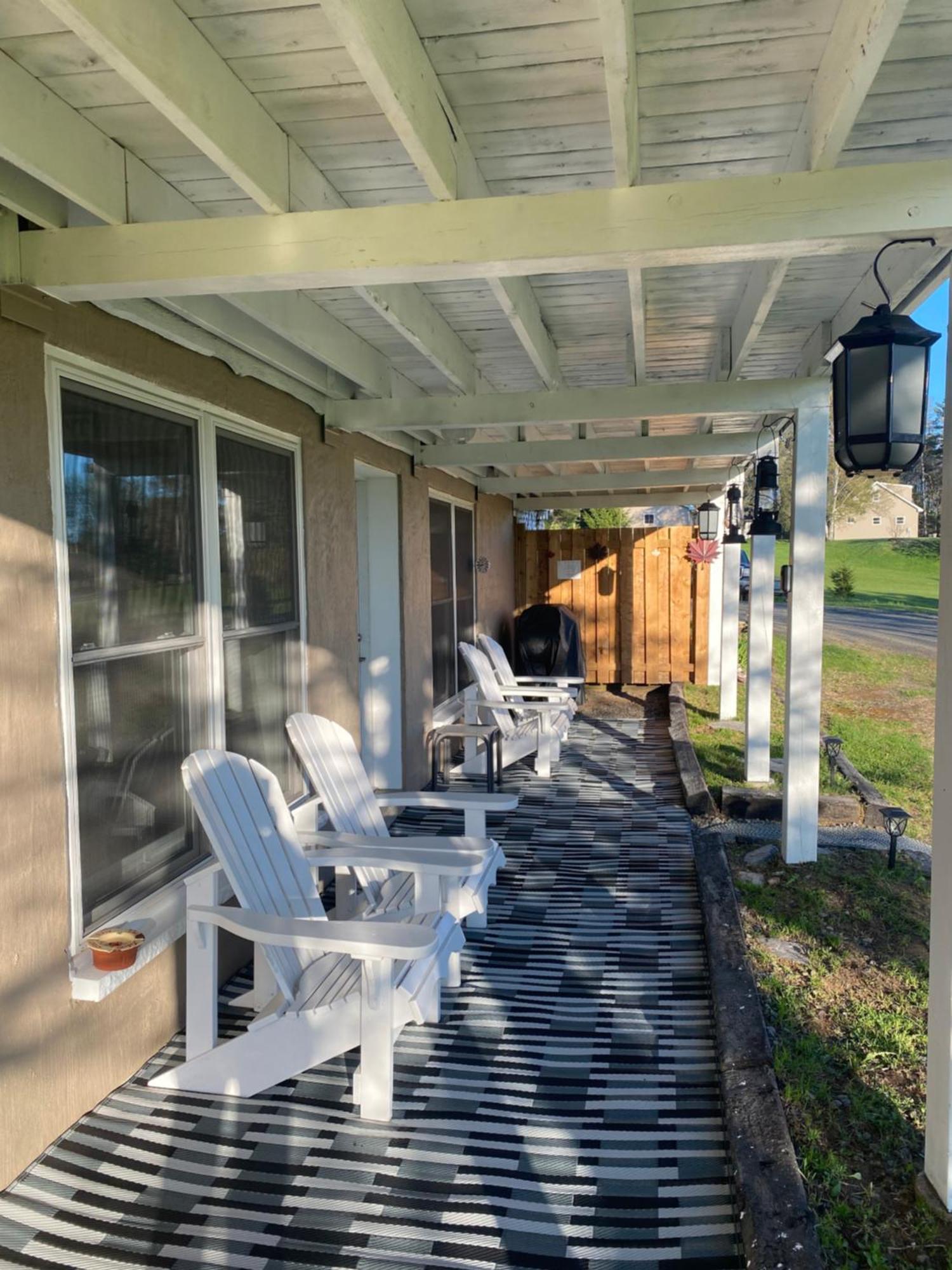 Our Place Up North Bnb 亨茨维尔 外观 照片